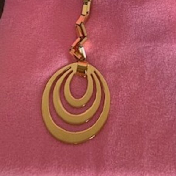 Vintage Monet Womens Gold Tone Rectangle Chain Oval Pendant Chunky Modern 33" - Picture 1 of 3